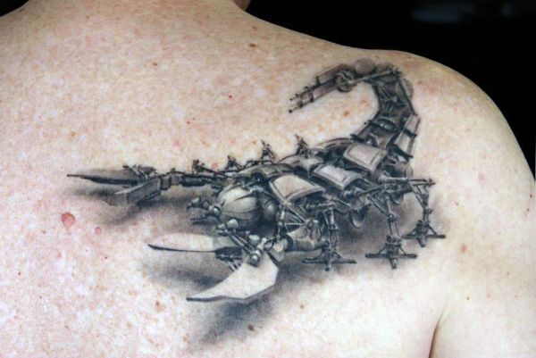 tatuaże 3d skorpion mechaniczny